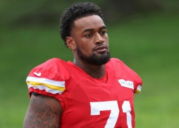 Andy Reid says Chiefs’ Josh Simmons has ‘bulging disk’ in lower back