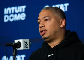At media day, Clippers begin with an apology, then look to the future
