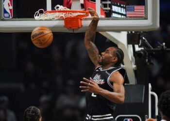 Fortunes depend on Kawhi Leonard as Raptors prep for new season Fortunes depend on Kawhi Leonard as Raptors prep for new season