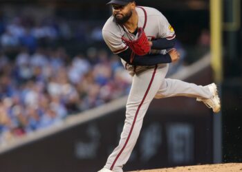 Reynaldo López will be going on the IL, per report Reynaldo López will be going on the IL, per report