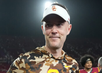 USC painting a disjointed picture of huge matchup against Oregon