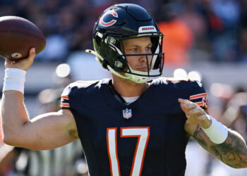 Bears’ Johnson confirms Bagent, Williams decision for Packers game