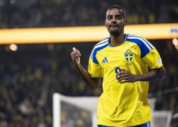 Liverpool have doubts over Isak and Gakpo ahead of Man City clash Liverpool have doubts over Isak and Gakpo ahead of Man City clash