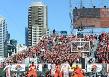 Mid-Major Madness Reacts Results: College basketball should return to an aircraft carrier